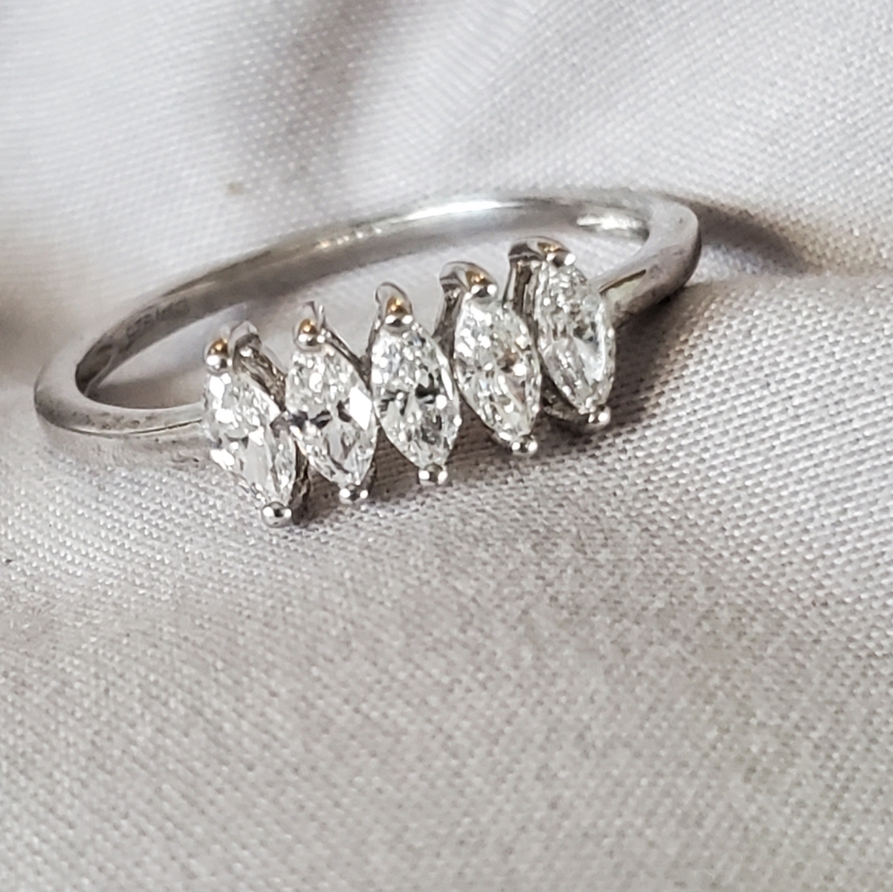 Swarovski Zirconia 5 stone platinum platinum over sterling silver ring - Picture 3 of 6